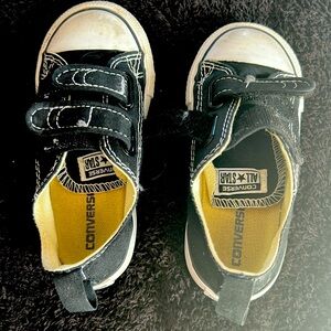 Toddler converse size 8 Velcro